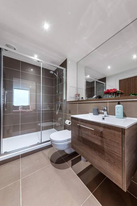 New Apartment 20 Mins From Waterloo London Bp36 Exterior foto